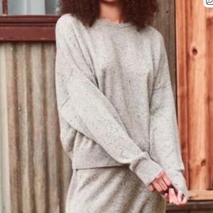 The Great Gray Speckled Boxy Oversized Cashmere Heather Gray Crewneck Sweater